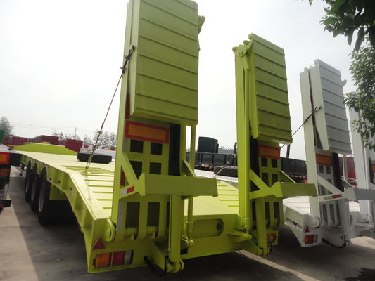 CIMC HUAJUN 3 eixo pesado carga baixa cama semi-reboque com rampa hidráulica carga útil máxima 70TON